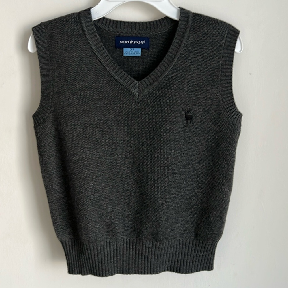 Boys, Andy and Evan boys 3T grey knit vest with logo crest excellent condition